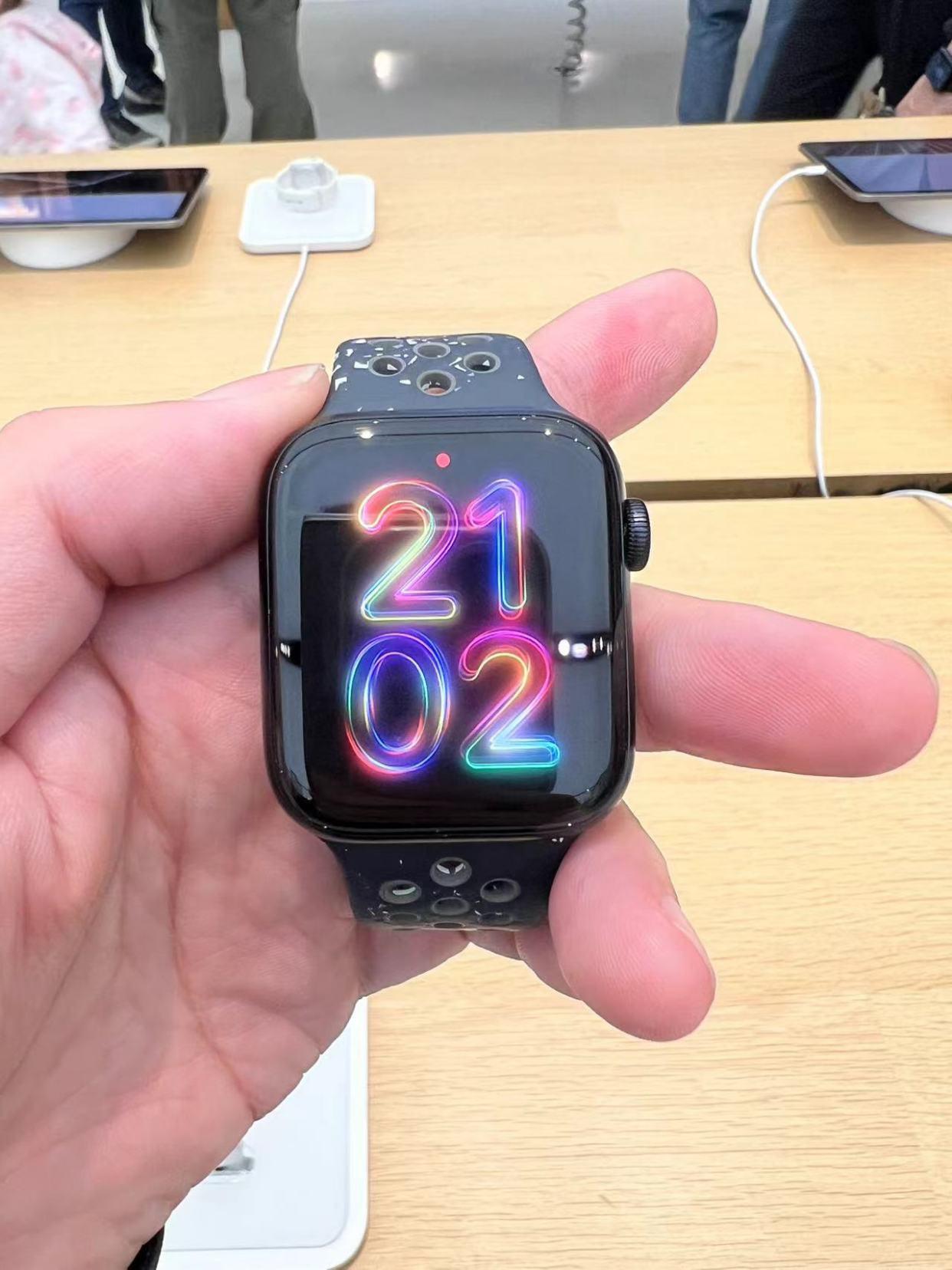 苹果蜂窝版和gps版(苹果蜂窝版和gps版哪个好)